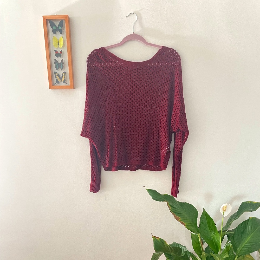 Express, Medium, Maroon